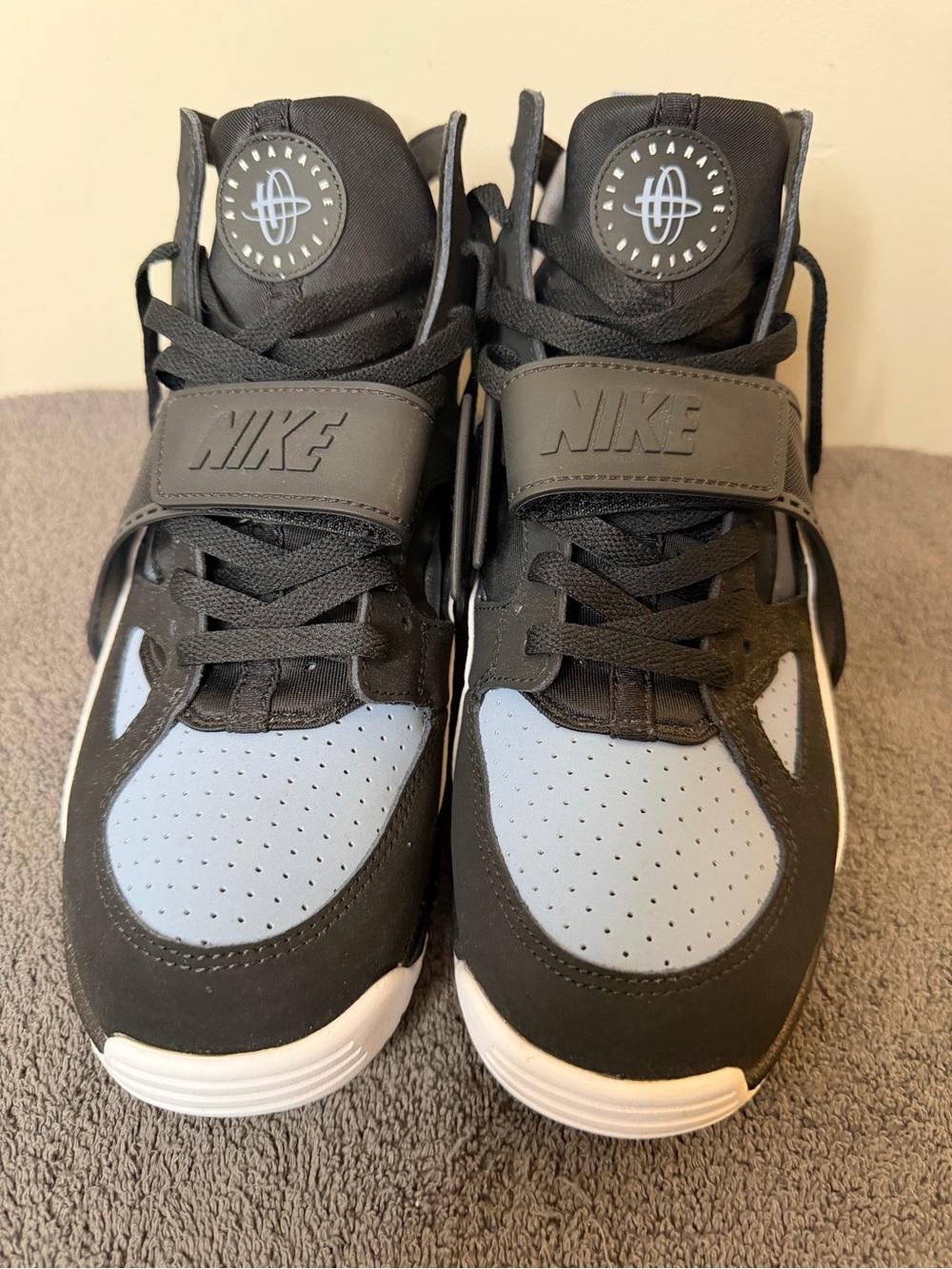 Nike Air Huarache-Style Black & Light Gray Sneakers Men’s size 11